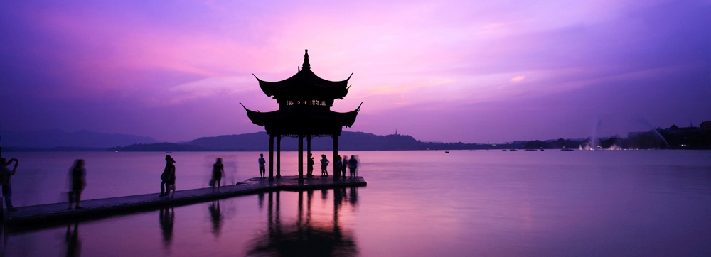 temple-in-westlake-with-sunset-Landscape-hangzhou-China1000x600_0